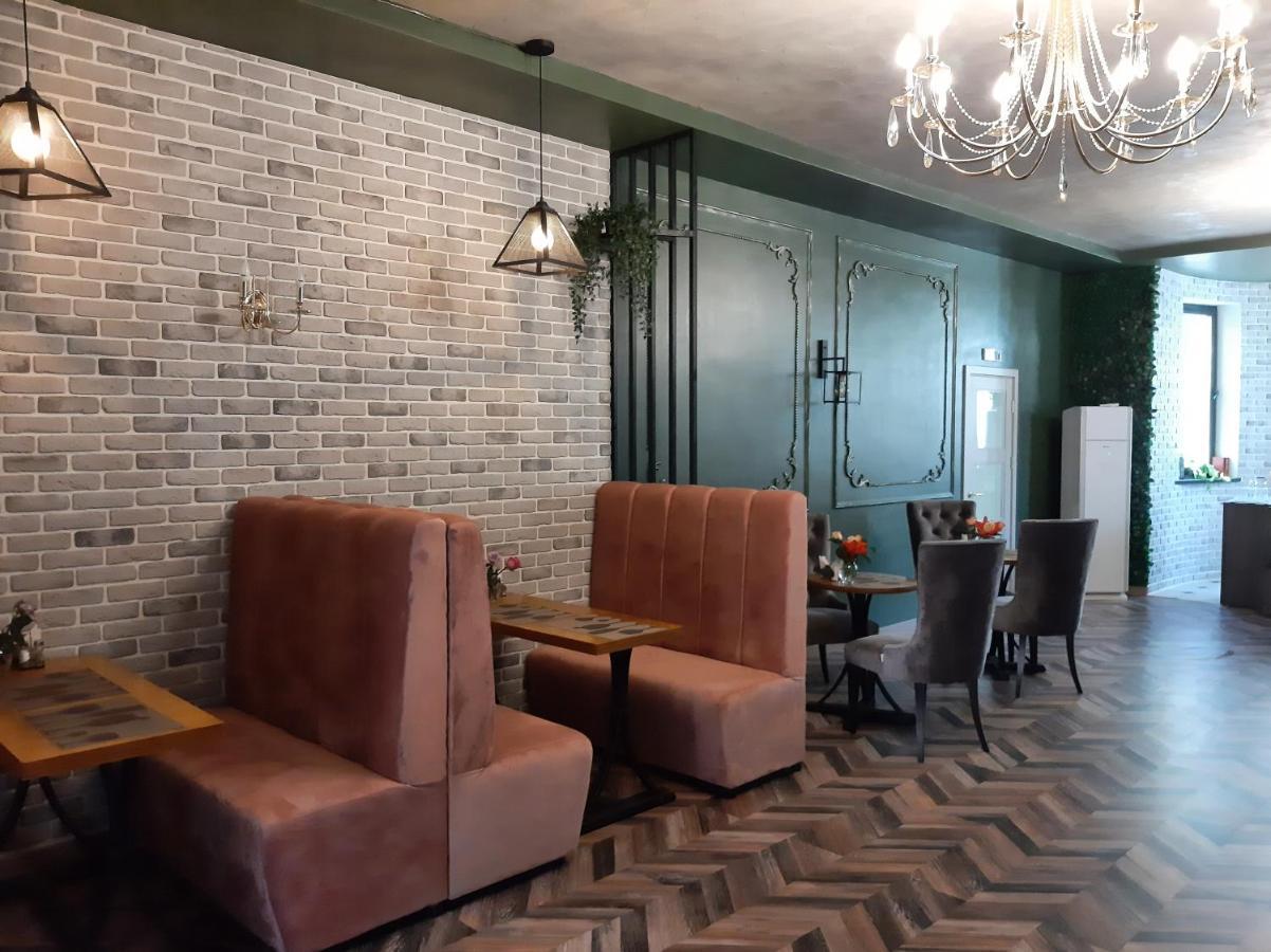 Sb River Hotels Atyraū エクステリア 写真