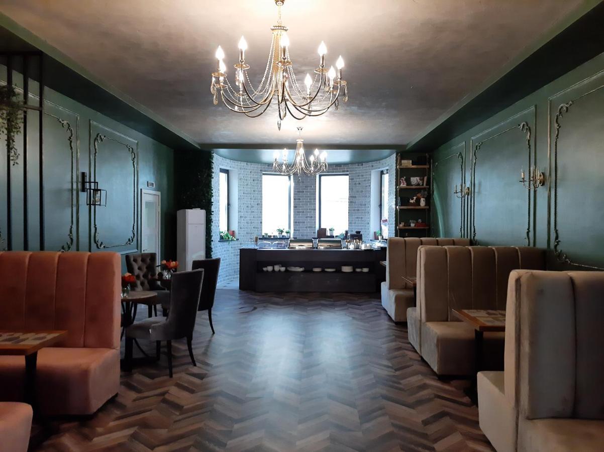 Sb River Hotels Atyraū エクステリア 写真